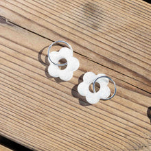 Charger l&#39;image dans la galerie, Boucles fleurs | Lune givrée
